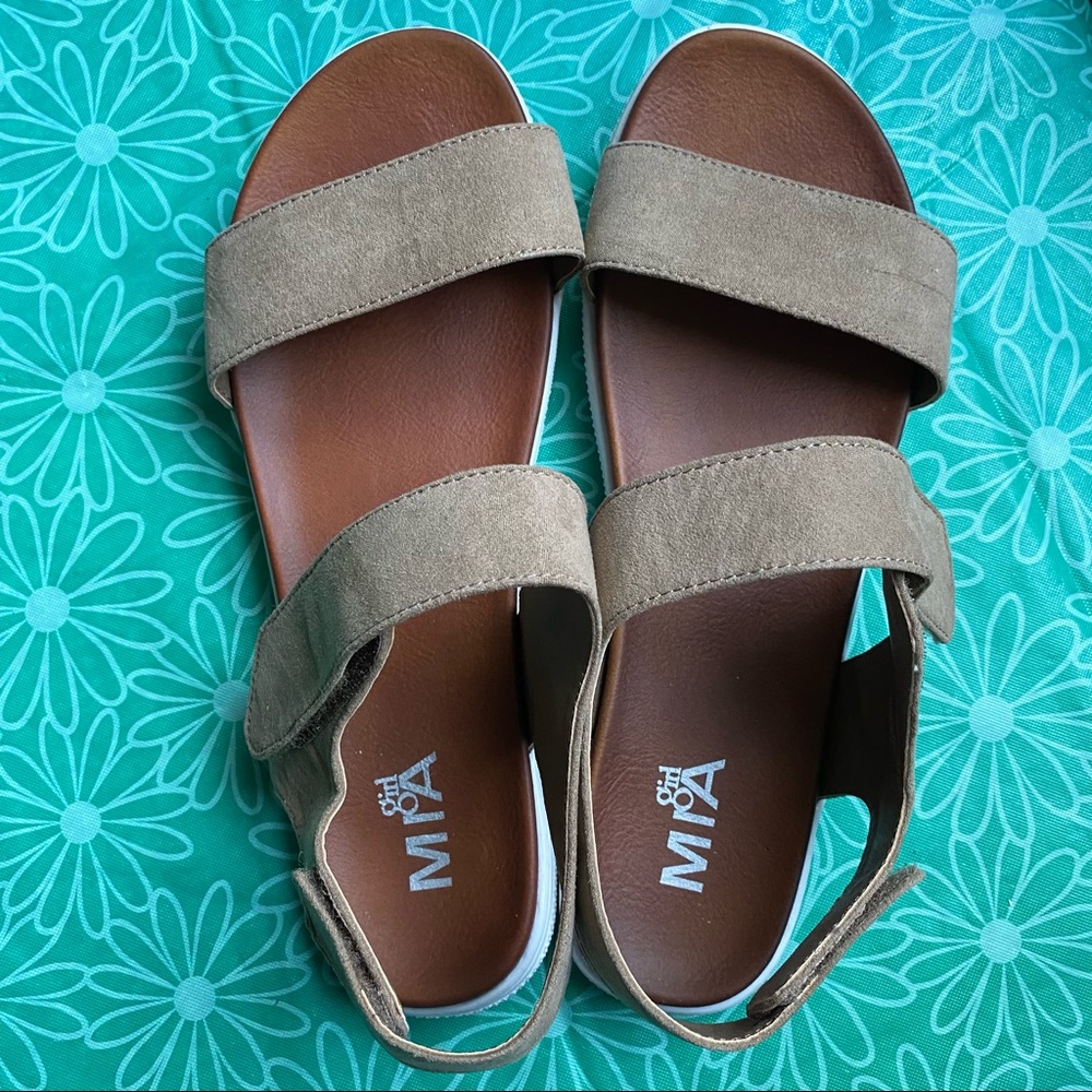 Girl Mia women’s sandals size 10